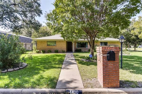 4400 Idledell Drive, Benbrook, TX 76116