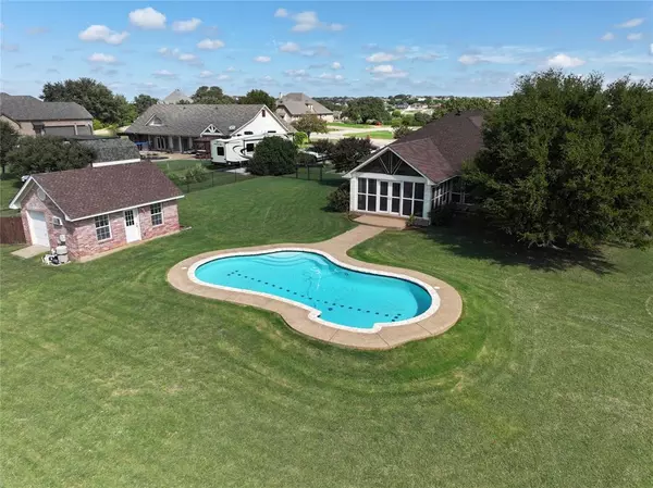 Granbury, TX 76049,2101 W Emerald Bend Court