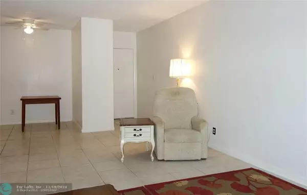 Oakland Park, FL 33311,649 W Oakland Park Blvd  #110A