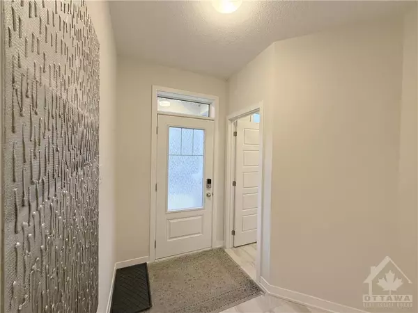 Barrhaven, ON K2J 7B2,648 CYGNUS ST