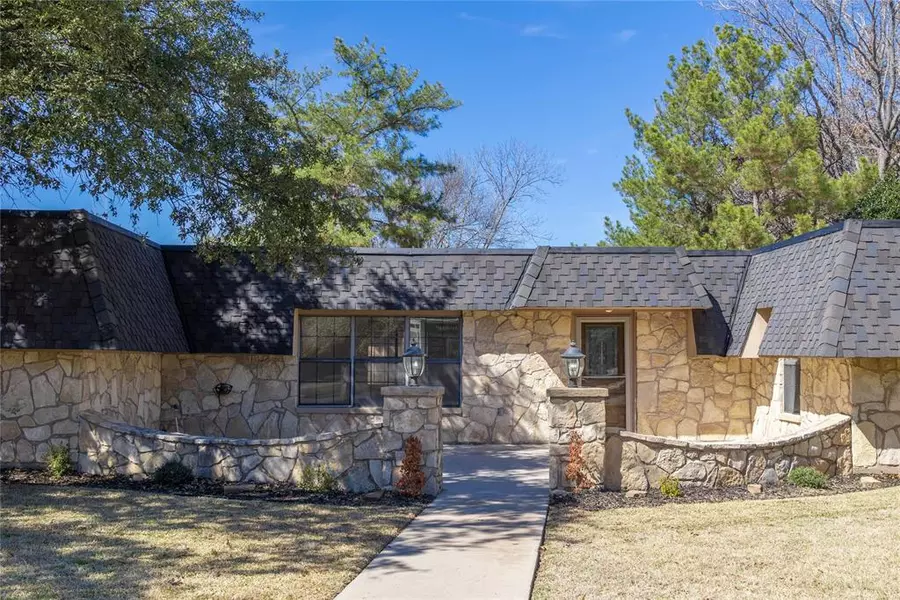 2700 Good Shepherd Drive, Brownwood, TX 76801