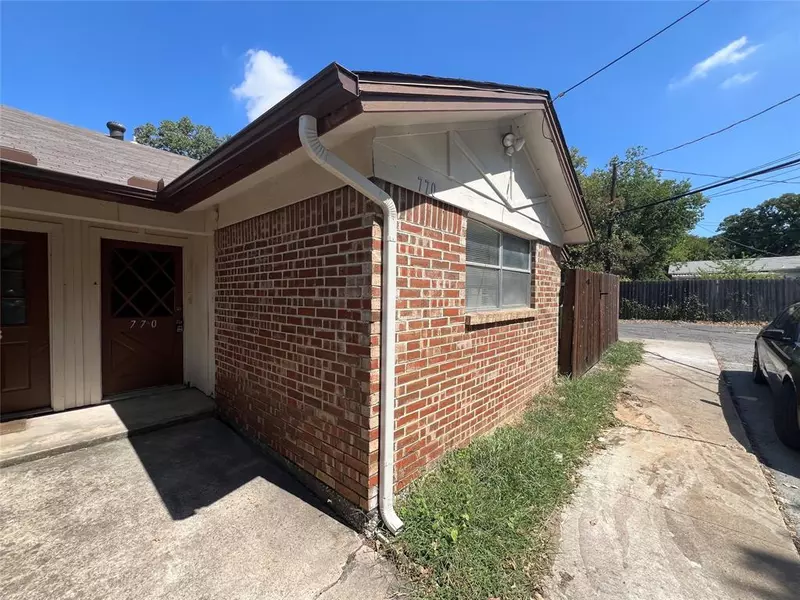 770 E Pecan Street, Hurst, TX 76053