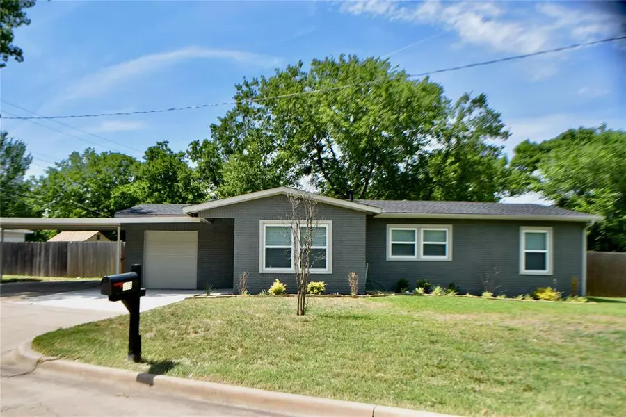 809 Kay Lynn Street, Mansfield, TX 76063