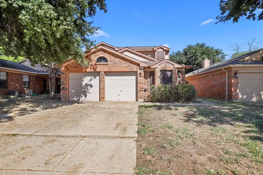 2338 Walden Place Court, Grand Prairie, TX 75052