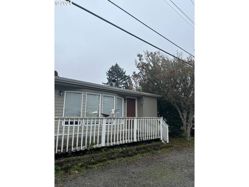 304 SE PORT AVE, Lincoln City, OR 97367