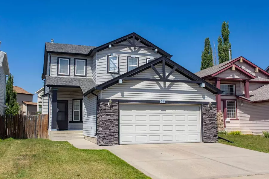 19 Jones CRES, Red Deer, AB T4P 3W6