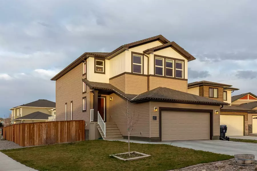 601 Bluebell Bay W, Lethbridge, AB T1J 5S5