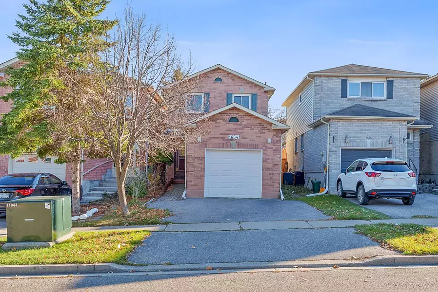 1654 Mcbrady CRES, Pickering, ON L1X 2A6