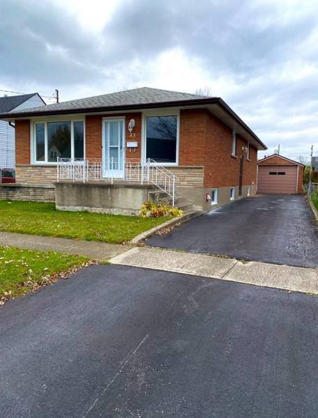 43 Mary ST, Fort Erie, ON L2A 4A4