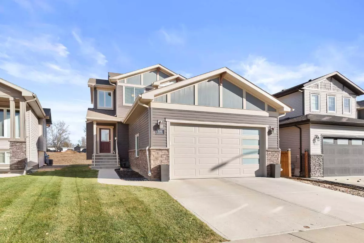 Medicine Hat, AB T1B0N1,616 Vista DR Southeast