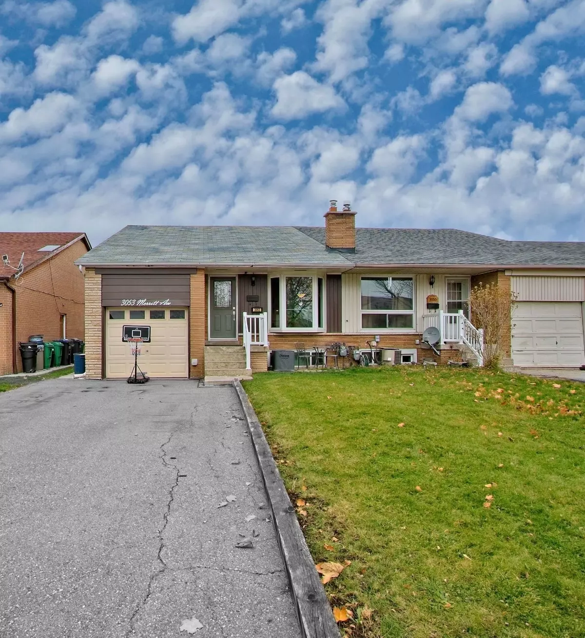 Mississauga, ON L4T 1N9,3053 Merritt AVE