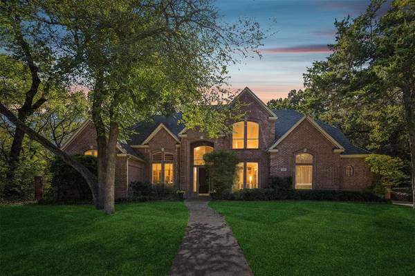 932 Trailwood Court,  Cedar Hill,  TX 75104