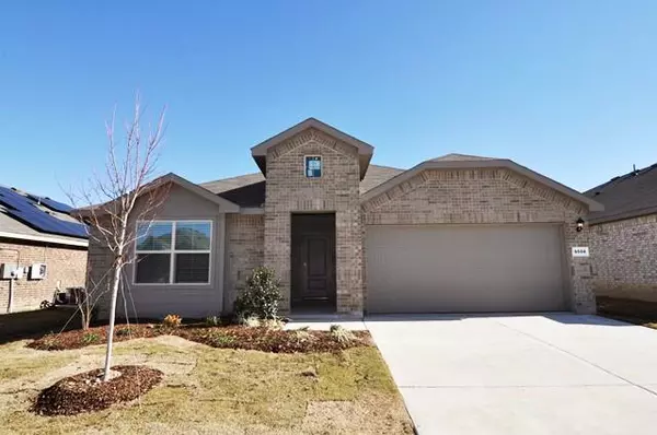 9508 Golden Summit Drive, Fort Worth, TX 76131