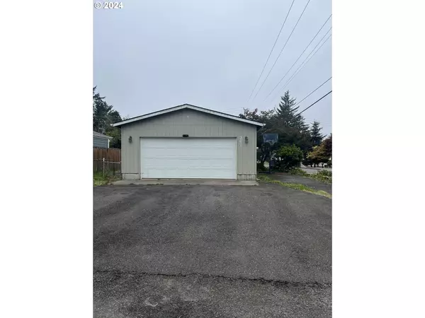 Lincoln City, OR 97367,304 SE PORT AVE