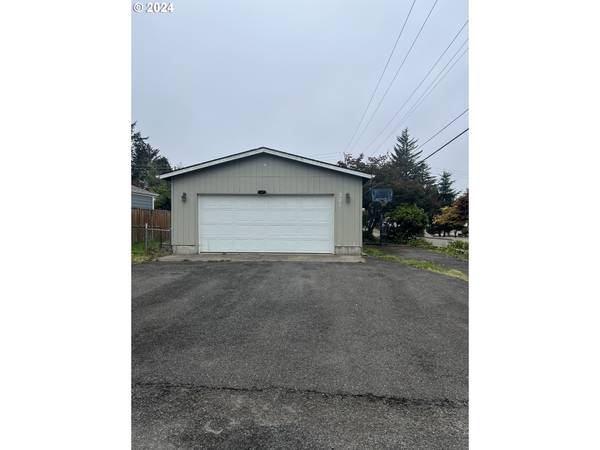 Lincoln City, OR 97367,304 SE PORT AVE