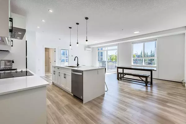 25 Walgrove WALK Southeast #108, Calgary, AB T2X5E2