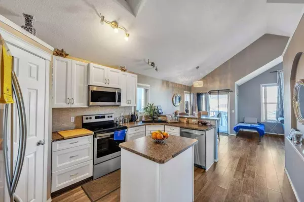 Calgary, AB T3K5V7,283 Coville Close Northeast