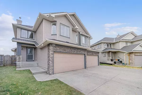 249 Evansmeade PT NW, Calgary, AB T3P 1B8