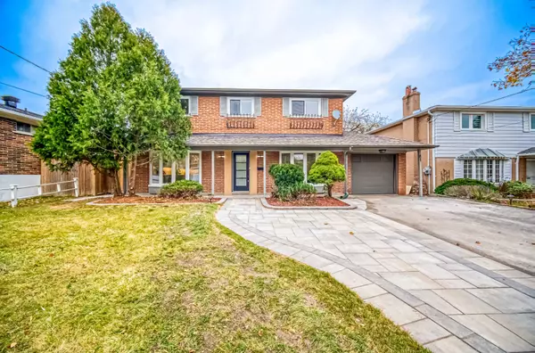 81 Kingslake RD, Toronto C15, ON M2J 3E6