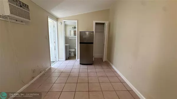 1973 NE 4th St  #8, Deerfield Beach, FL 33441