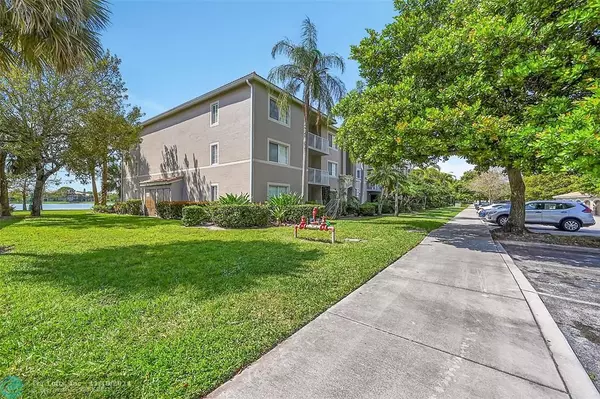 Coconut Creek, FL 33073,5055 Wiles Rd  #307