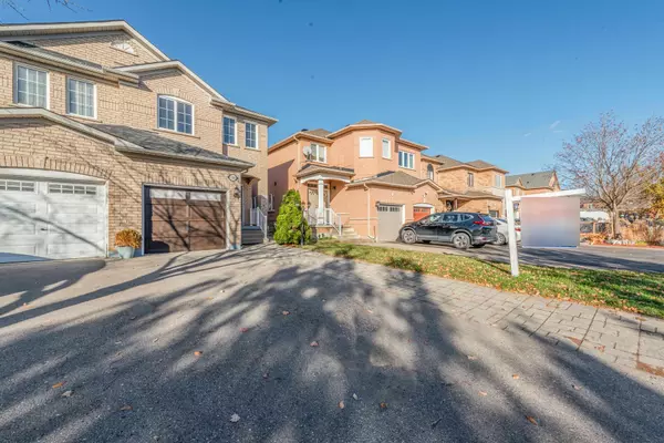 York, ON L4K 5L7,130 Royal Appian CRES