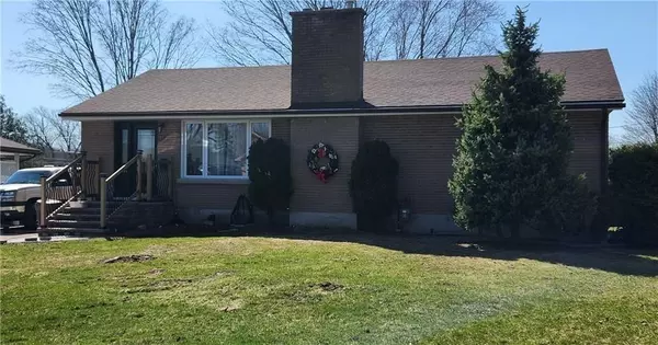 Brockville, ON K6V 3E6,18 MANOR DR