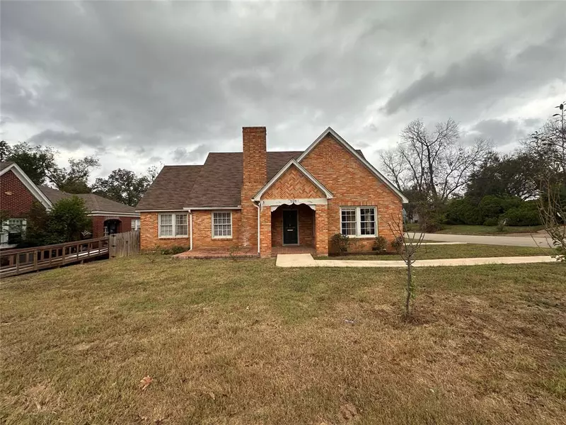 628 Troup Highway, Tyler, TX 75701