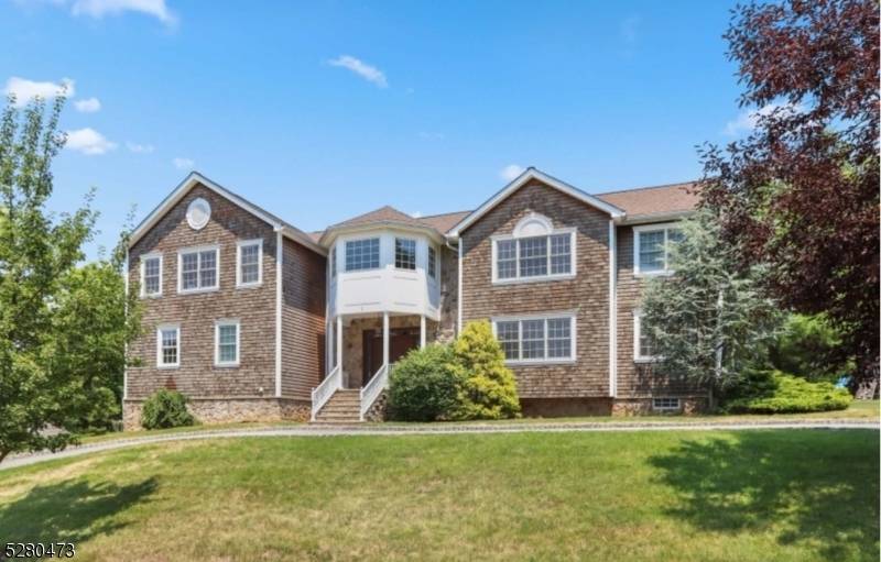 1 Kean Rd, Millburn Twp., NJ 07078