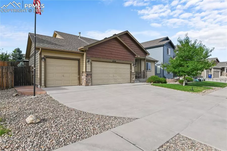 6950 Forest Garden TRL, Colorado Springs, CO 80908