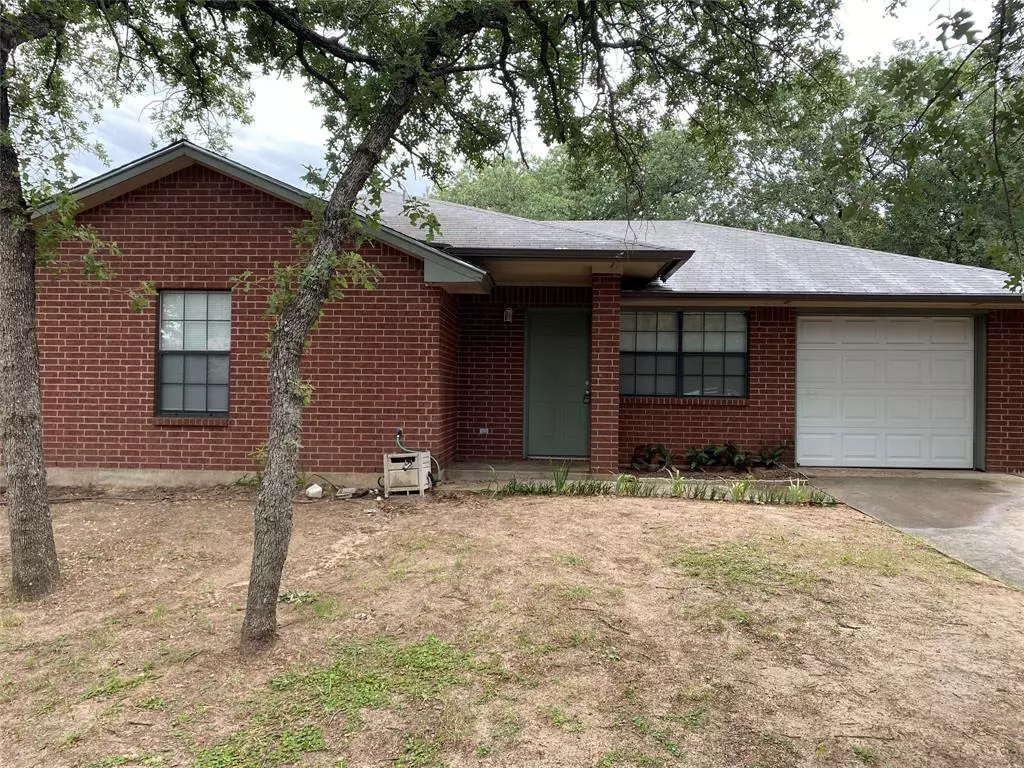 Azle, TX 76020,800 Red Oak Court