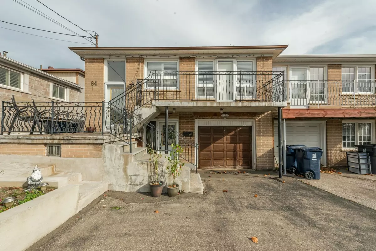 Toronto W05, ON M3N 1P3,84 LASKAY CRES