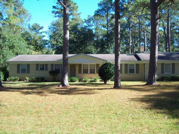 1563 SE Lakewood Drive, Cairo, GA 39828