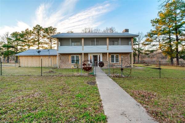 3474 County Road 1412, Bogata, TX 75417