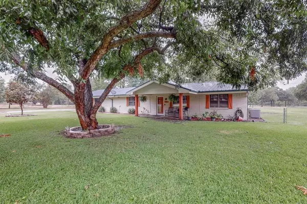 East Tawakoni, TX 75472,950 Little Oaks Drive