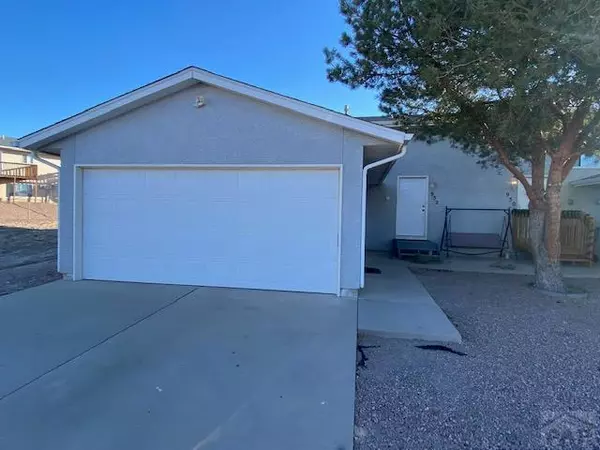 950-952 S Kyle Lane, Pueblo West, CO 81007