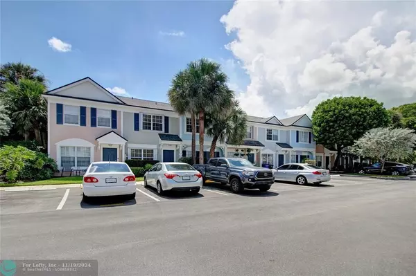 Margate, FL 33063,5518 Parade Place  #27