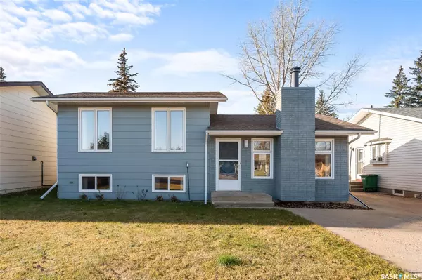 14 Blue Sage DRIVE, Moose Jaw, SK S6J 1C4