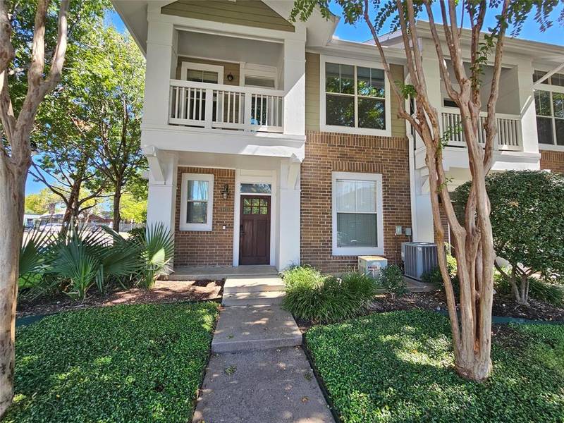 1872 Summit Avenue, Dallas, TX 75206