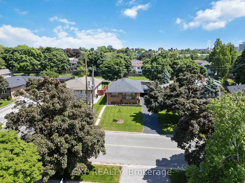 131 Broadlands BLVD, Toronto C13, ON M3A 1K1