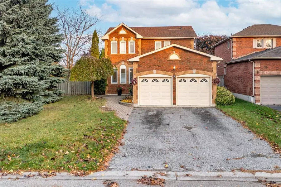 1 Barwick CT E, Whitby, ON L1N 9C2