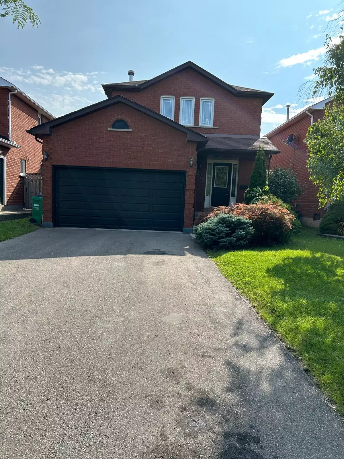 Mississauga, ON L5N 6P1,3223 Shadetree DR