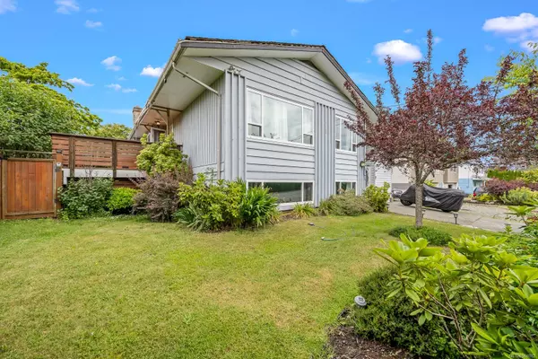 Comox, BC V9M 2L7,1702 Noel Ave