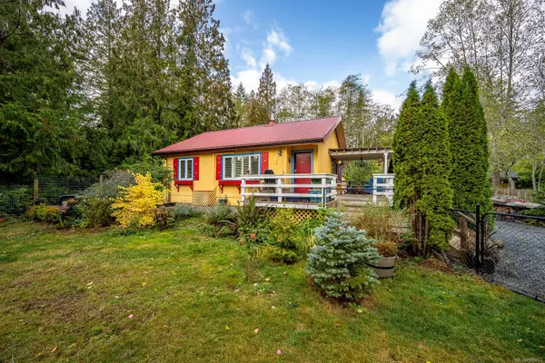 5105 Arthurs Rd, Hornby Island, BC V0R 1Z0