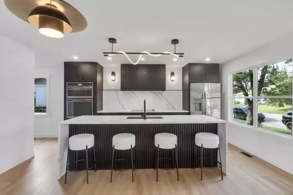 Calgary, AB T2W3E8,967 Bracewood Rise Southwest