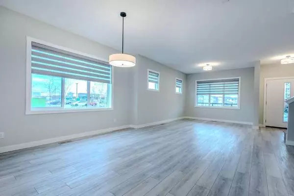 Calgary, AB T2X 4Y8,275 Wolf Creek WAY Southeast