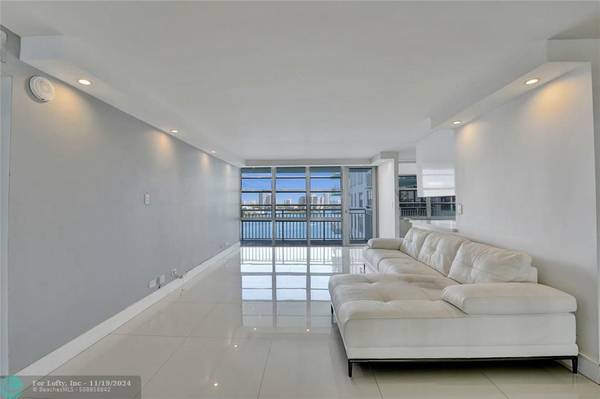 Sunny Isles Beach, FL 33160,301 174th St  #1401