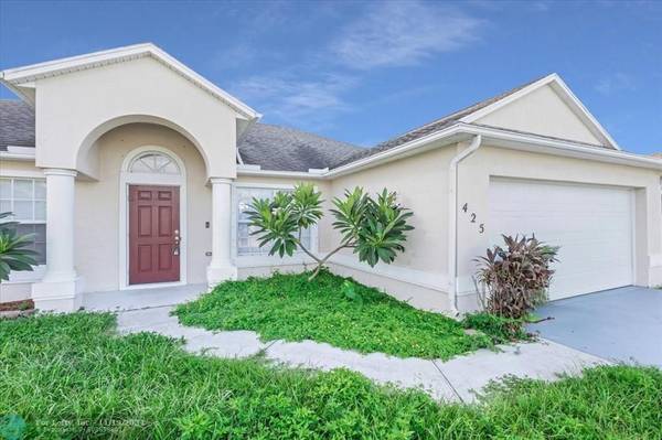 425 SW Bradshaw Cir, Port St Lucie, FL 34953