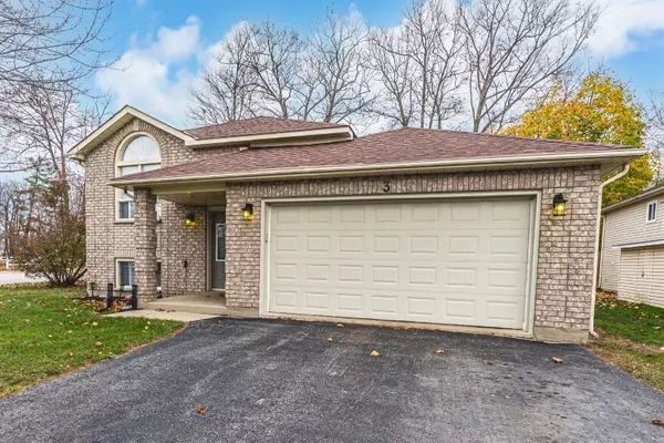 3 Donald CRES, Wasaga Beach, ON L9Z 1E1