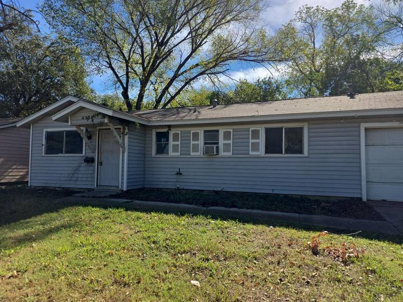 4736 Dorsey Street, Forest Hill, TX 76119